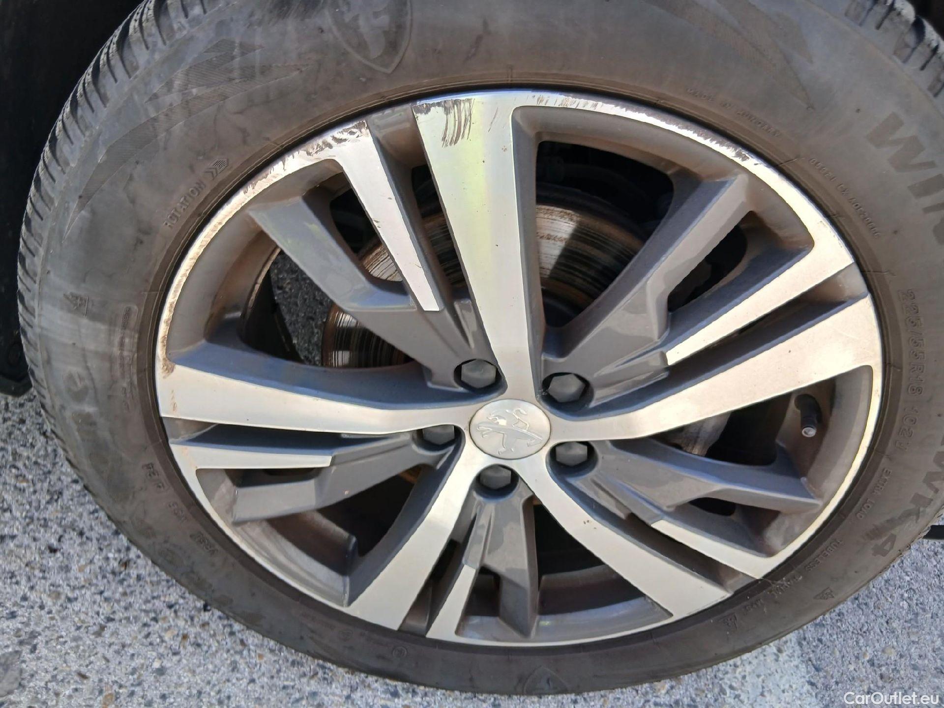  Peugeot  3008  Allure Pack 1.5 HDi 130CV AT8 E6d #46