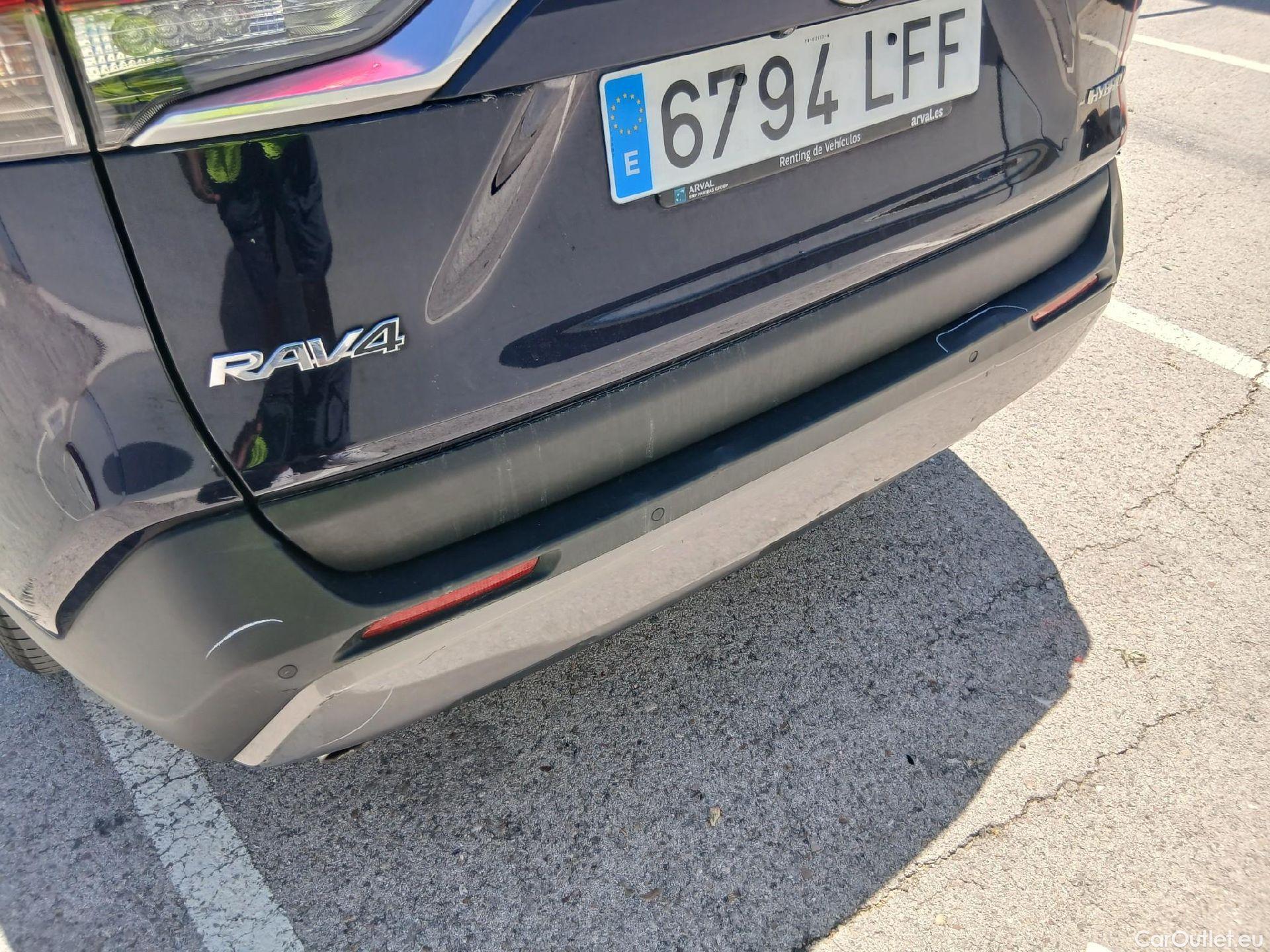  Toyota  RAV4 TOYOTA  / 2018 / 5P / todoterreno 2.5l 220H Luxury #24