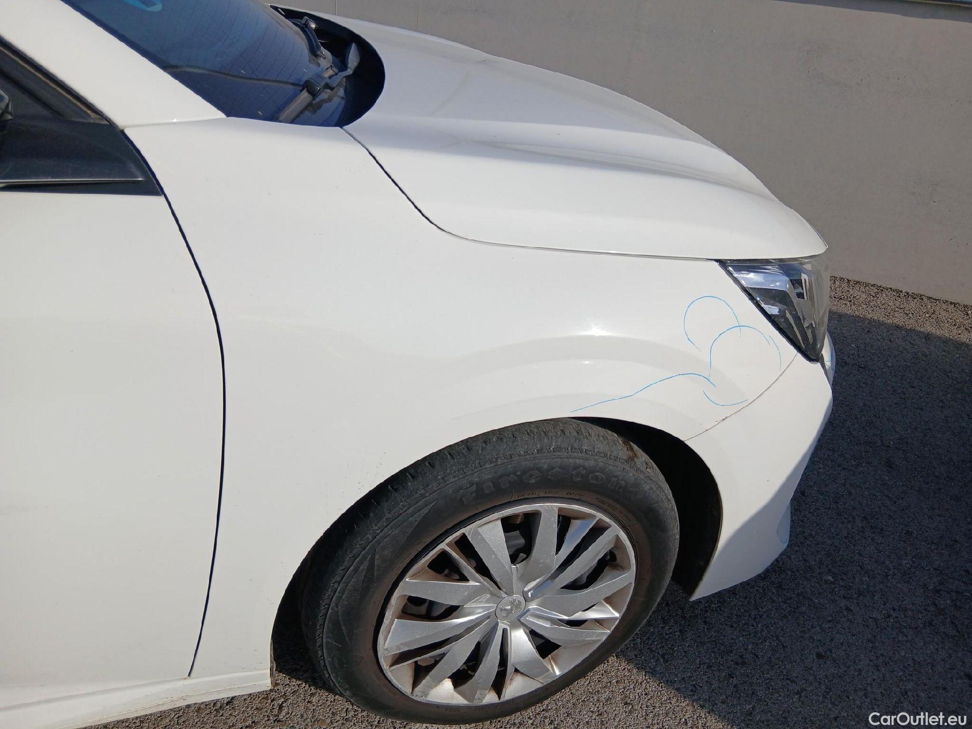  Peugeot  208 PEUGEOT  / 2019 / 5P / berlina con portón BlueHDi 73kW (100CV) Active #49