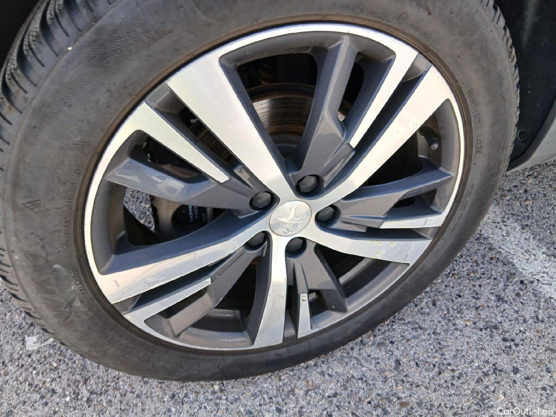  Peugeot  3008  Allure Pack 1.5 HDi 130CV AT8 E6d #36