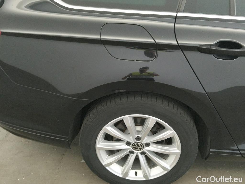  Volkswagen  Passat VOLKSWAGEN  / 2019 / 5P / familiar Variant Executive 1.5 TSI 110kW DSG #5