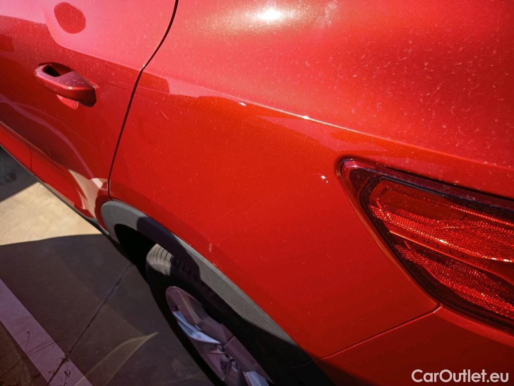  Volvo  XC 40 VOLVO XC40 / 2017 / 5P / todoterreno 1.5 T2 Momentum Auto #3