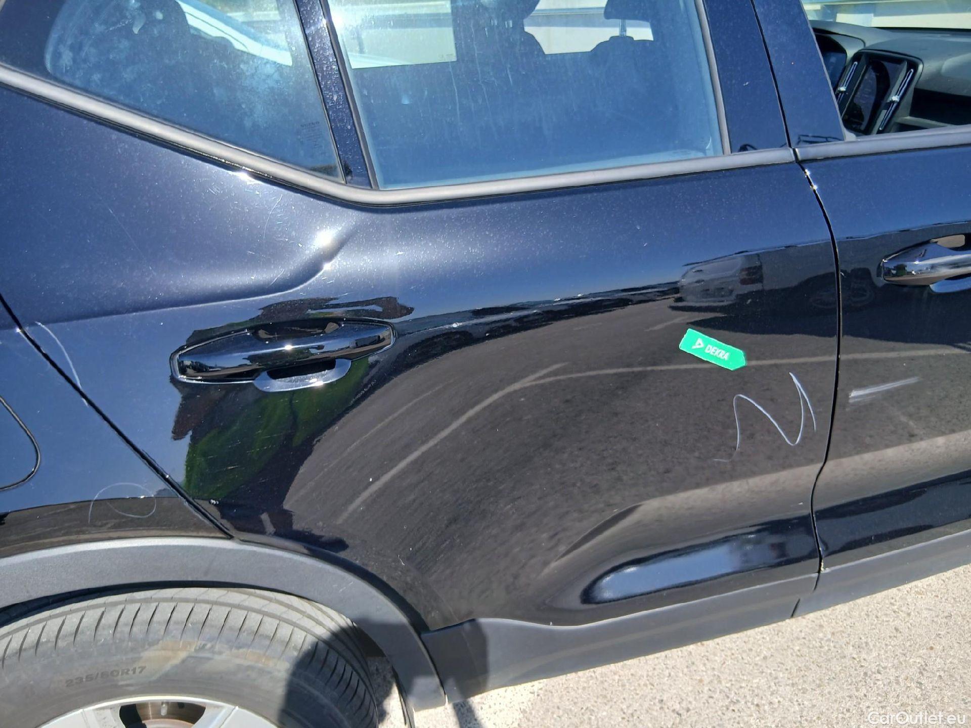  Volvo  XC 40 VOLVO XC40 / 2017 / 5P / todoterreno 1.5 T2 Momentum Core Auto #37
