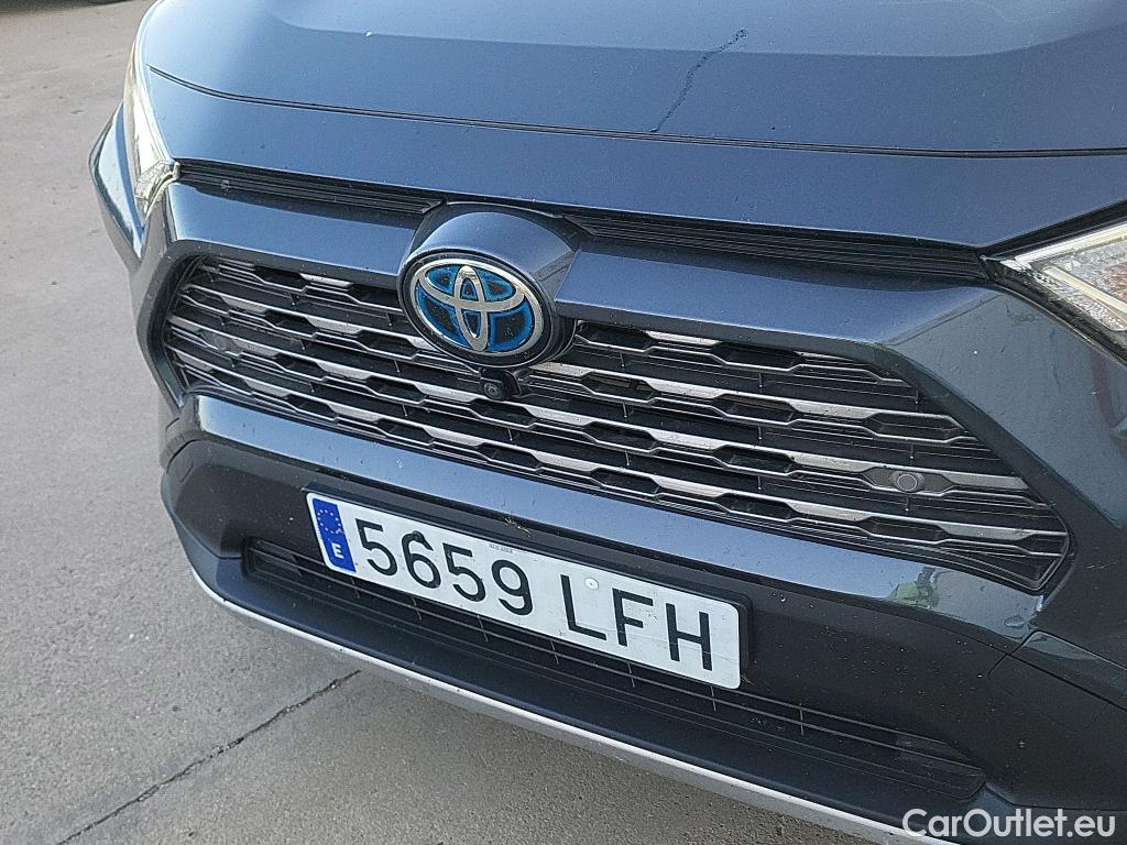  Toyota  RAV4 TOYOTA  / 2018 / 5P / todoterreno 2.5l 220H Luxury #13
