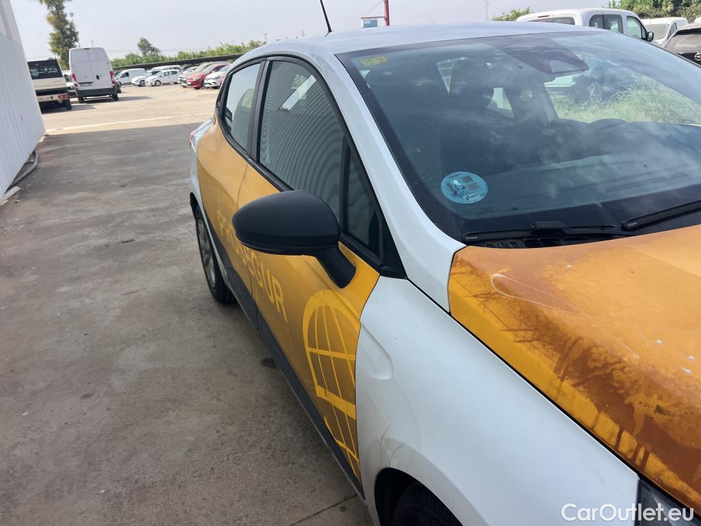  Renault  Clio RENAULT  / 2019 / 5P / berlina con portón Business Blue dCi 63 kW (85CV) #10