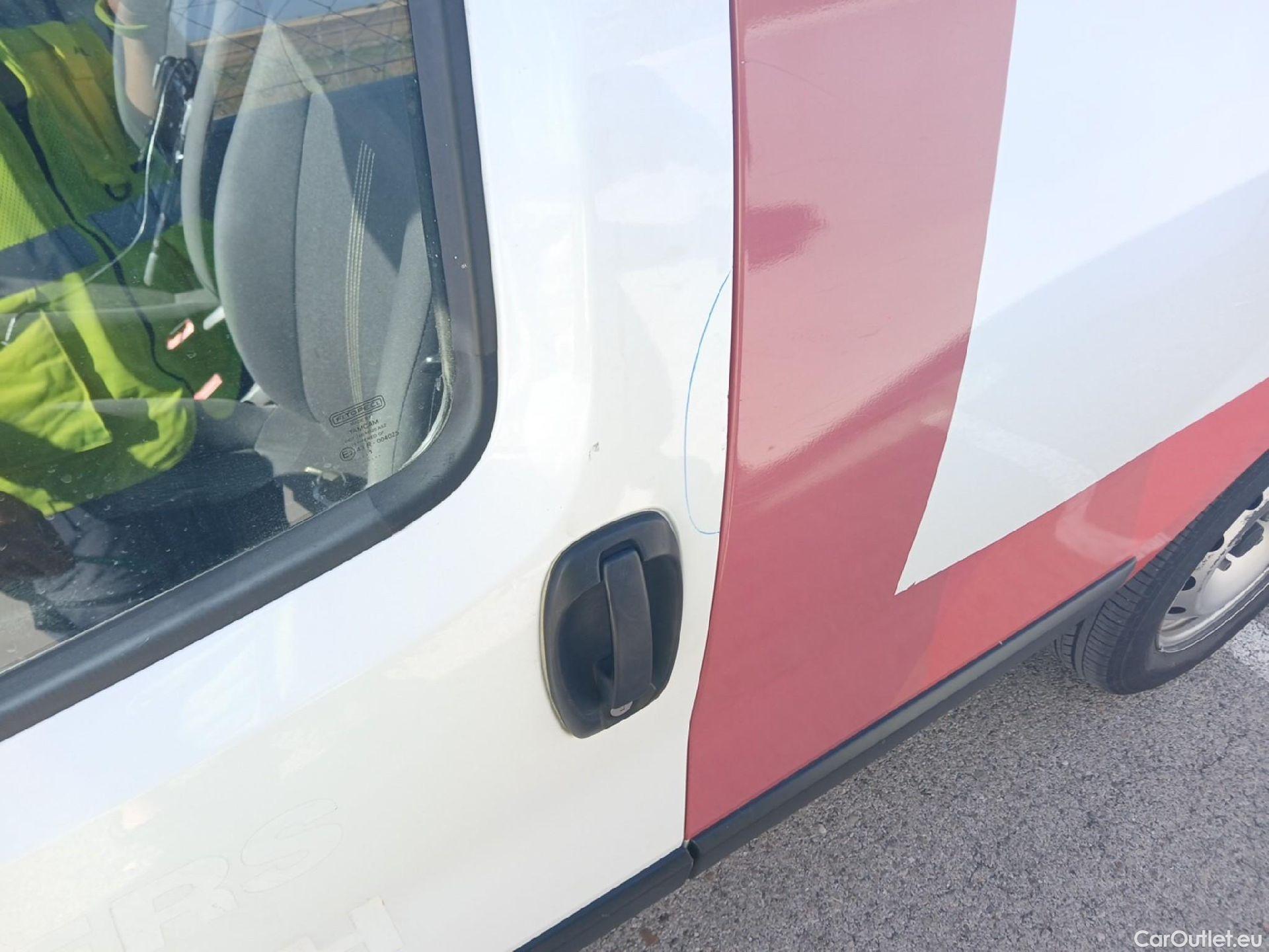  Fiat  Fiorino FIAT  / 2016 / 3P / furgón derivado de turismo Cargo Base N1 1.3 MJet 59 kW (80 CV) #15