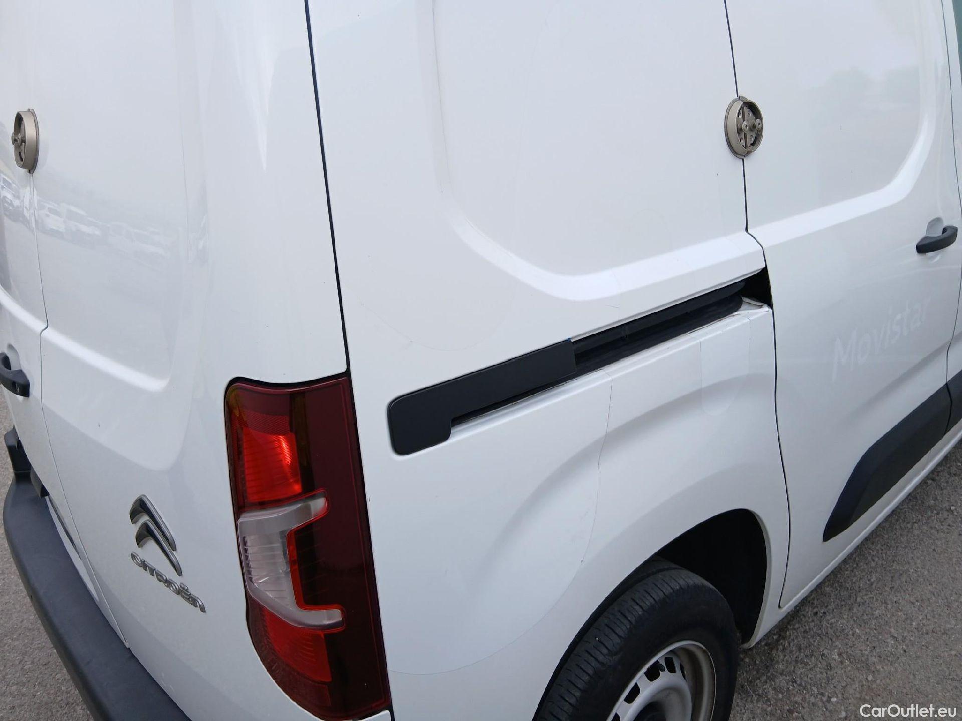  Citroen  Berlingo CITROEN  / 2018 / 4P / furgón derivado de turismo Talla M BlueHDi 100 CLUB (CA) #21