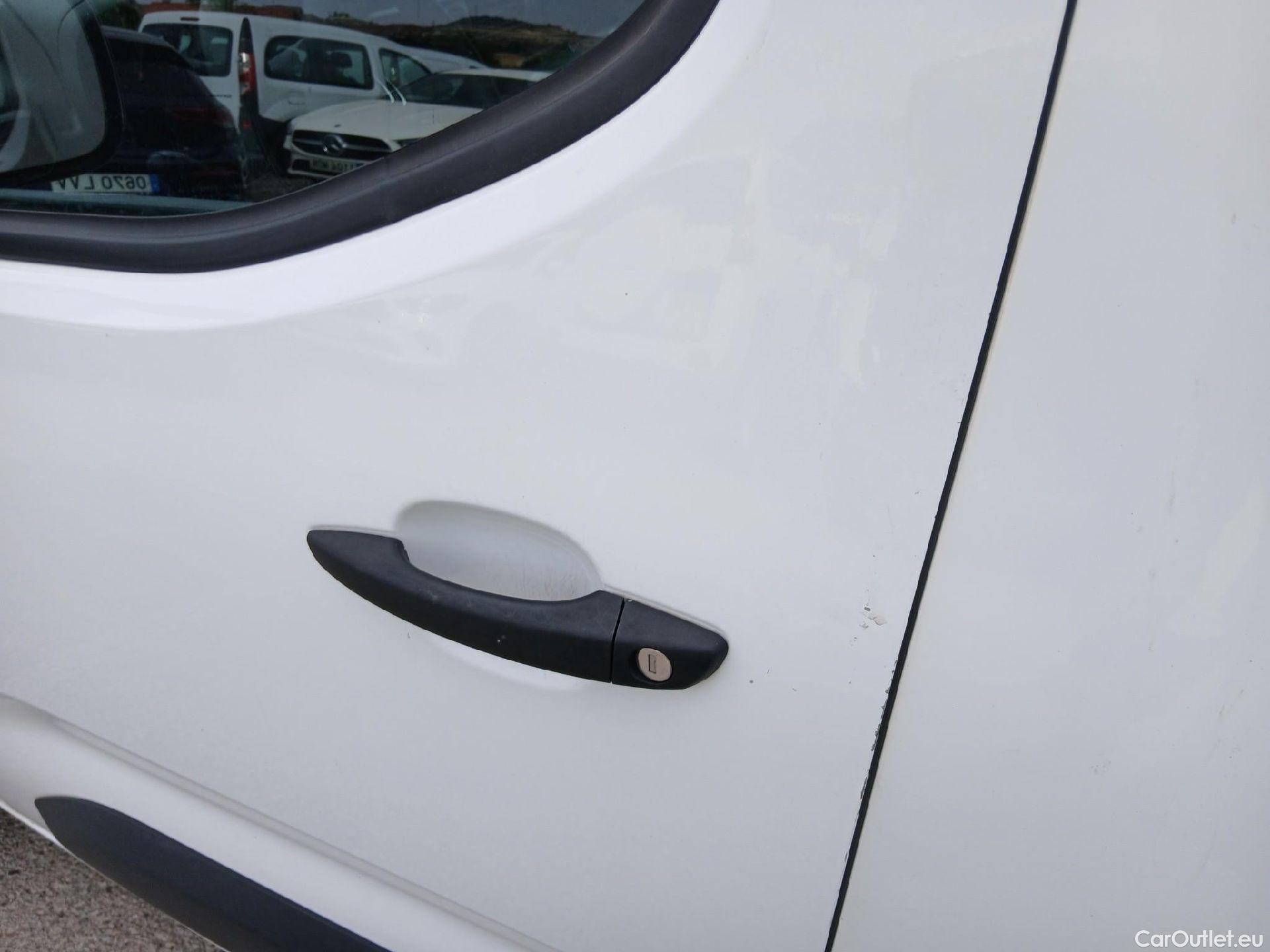  Citroen  Berlingo CITROEN  / 2018 / 4P / furgón derivado de turismo Talla M BlueHDi 100 CLUB (CA) #10
