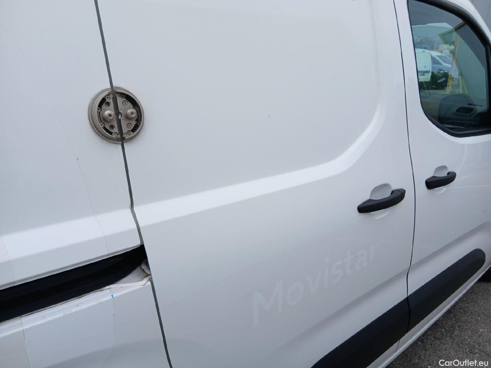  Citroen  Berlingo CITROEN  / 2018 / 4P / furgón derivado de turismo Talla M BlueHDi 100 CLUB (CA) #24