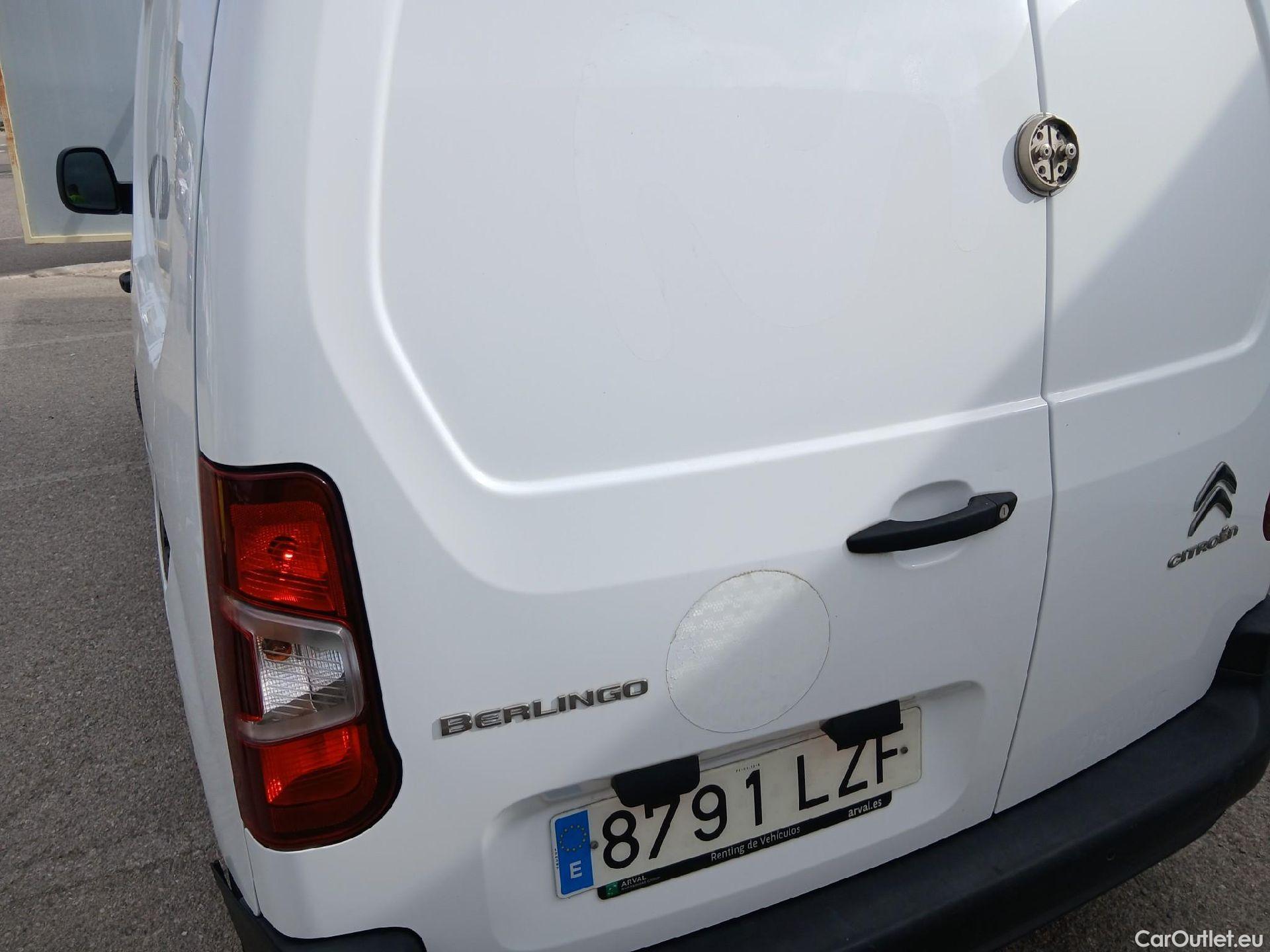  Citroen  Berlingo CITROEN  / 2018 / 4P / furgón derivado de turismo Talla M BlueHDi 100 CLUB (CA) #15