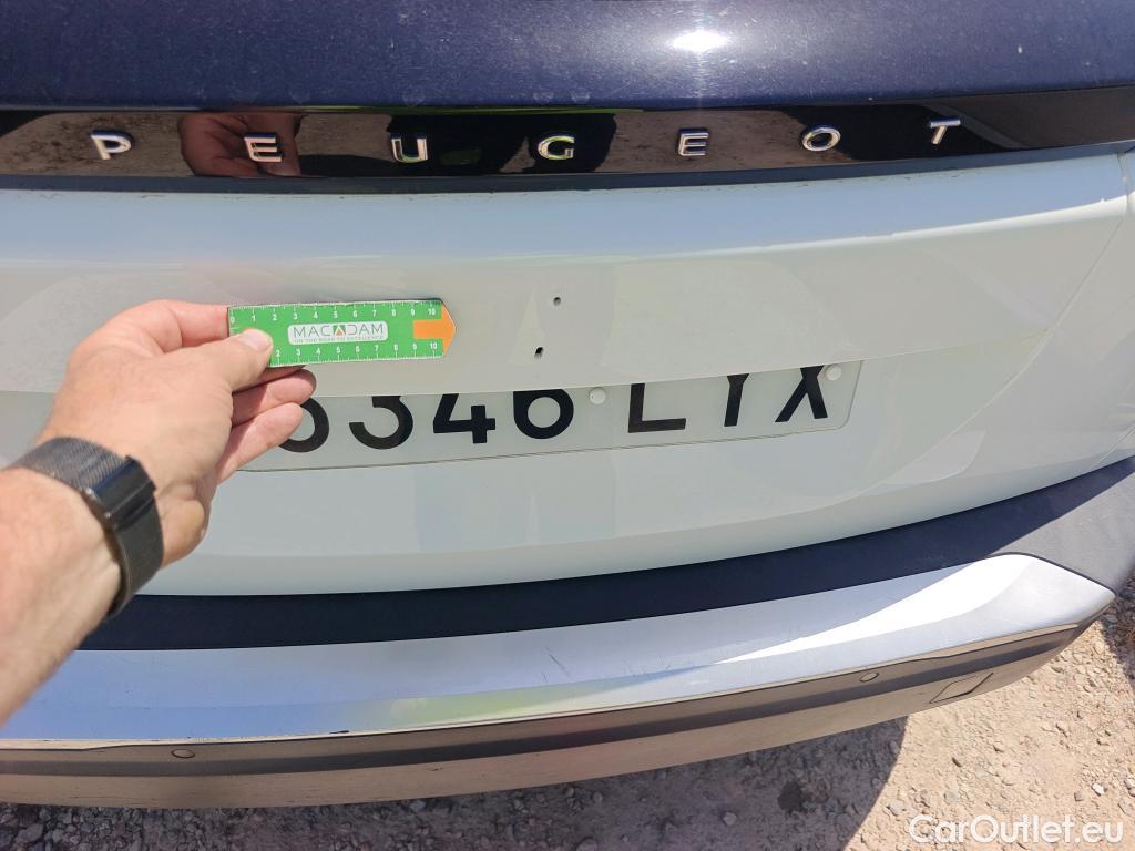  Peugeot  2008 PEUGEOT  / 2019 / 5P / todoterreno Active Puretech 100 S&S BVM6 #25