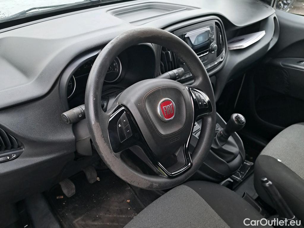  Fiat  Doblo FIAT Doblò Cargo/2015/3P/furgón derivado de turismo Cargo Base Plus 1.3 Mjet 59kW (80CV) #25