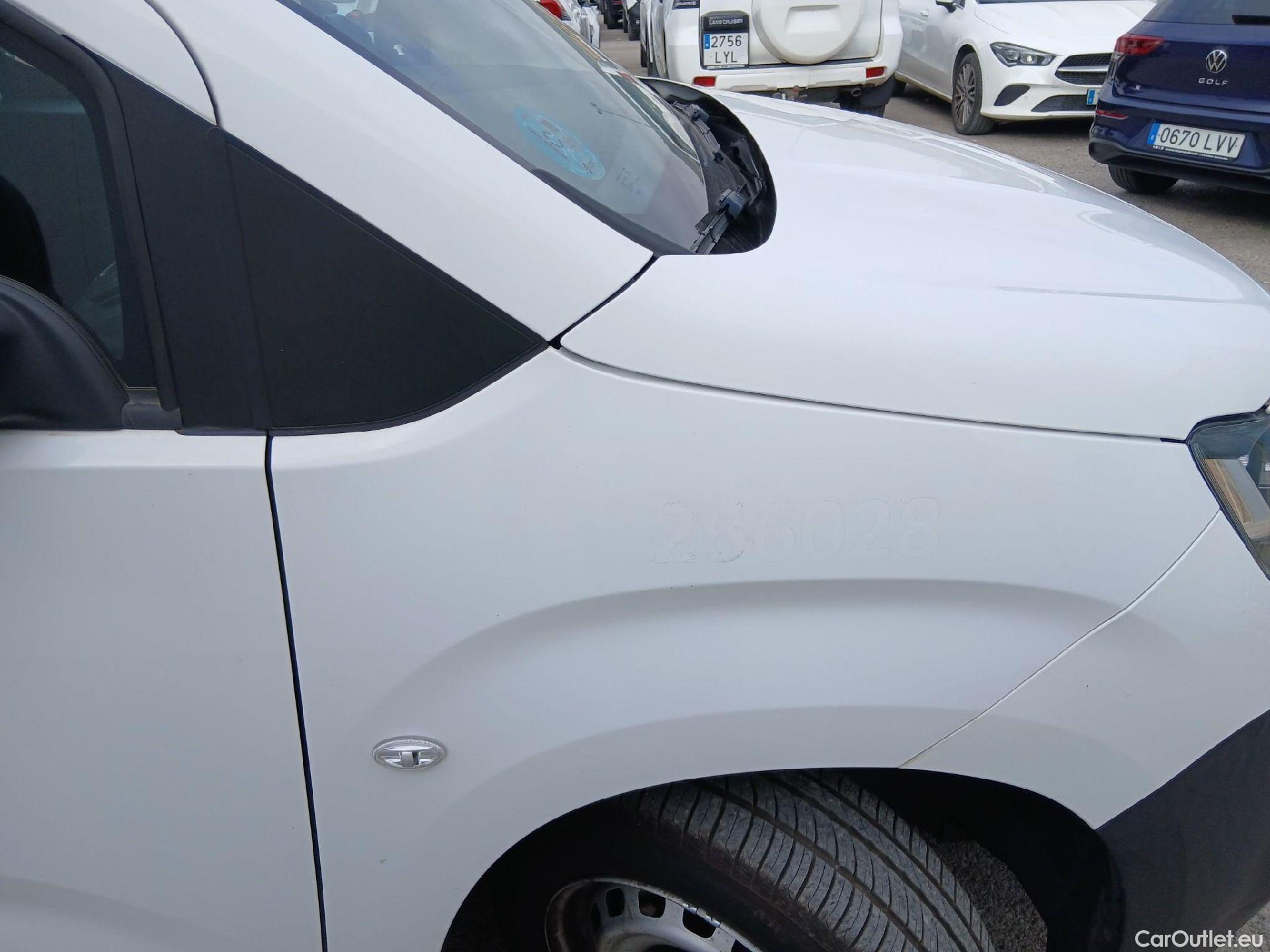  Citroen  Berlingo CITROEN  / 2018 / 4P / furgón derivado de turismo Talla M BlueHDi 100 CLUB (CA) #27