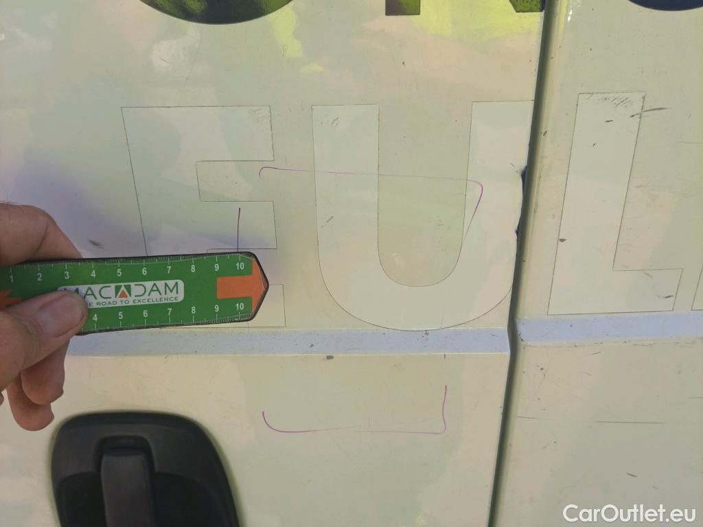  Fiat  Fiorino FIAT  / 2016 / 3P / furgón derivado de turismo Cargo Base 1.4 Natural Power 51kW (70CV) #9