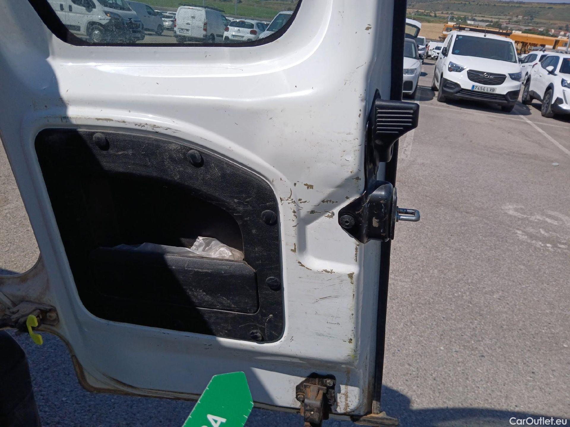 Peugeot  RIFTER PEUGEOT  / 4P / combi Active Standard BlueHDi 100 CV  #15