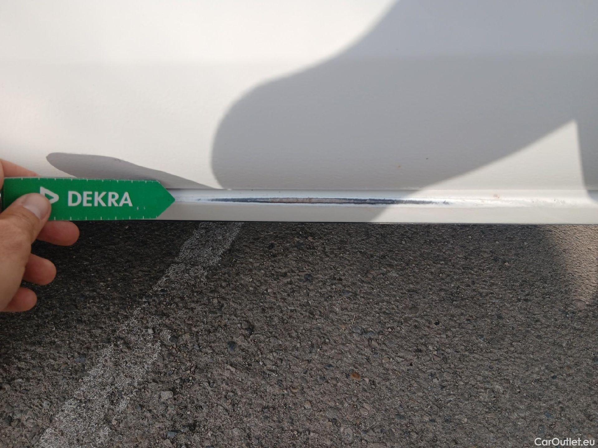  Toyota  Hilux TOYOTA  / 2020 / 4P / pickup 2.4 D-4D Cabina Doble GX #14