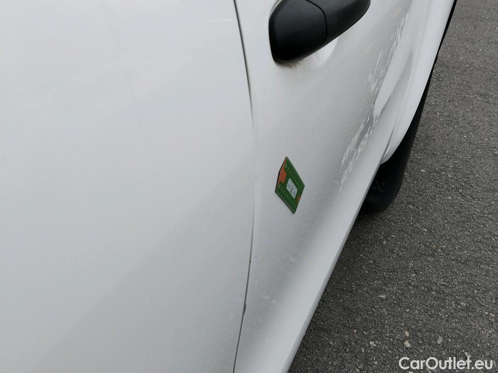  Toyota  Hilux TOYOTA  VU 2p 7G pickup 2.4 D-4D Cabina Extra GX 4x4 #16
