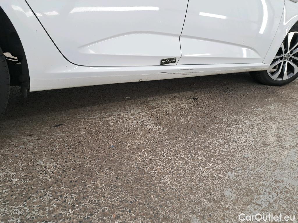  Renault  Megane RENAULT Mégane Berline / 2020 / 5P / Berline techno TCe 140 EDC #17
