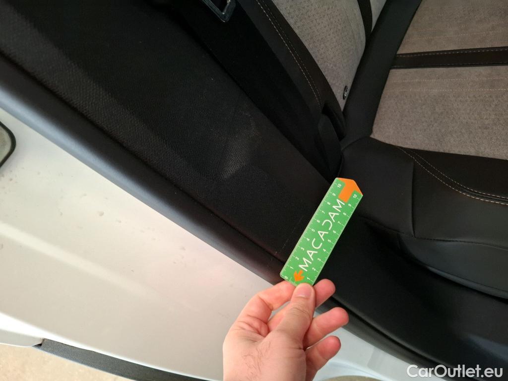  Peugeot  3008 PEUGEOT  / 2020 / 5P / SUV 1.6 HYBRID 225 E-EAT8 GT #10