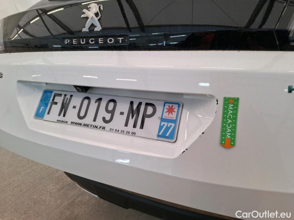  Peugeot  3008 PEUGEOT  / 2020 / 5P / SUV 1.6 HYBRID 225 E-EAT8 GT #23