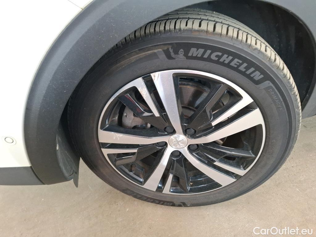  Peugeot  3008 PEUGEOT  / 2020 / 5P / SUV 1.6 HYBRID 225 E-EAT8 GT #4