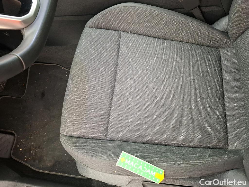  Volkswagen  Golf  VOLKSWAGEN / 2020 / 5P / Berline 2.0 TDI SCR 115 DSG7 LIFE SOCI BUSINESS #4