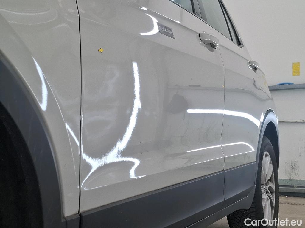  Volkswagen  T-CROSS VOLKSWAGEN  / 2018 / 5P / SUV 1.0 TSI 110ch Life Plus #37