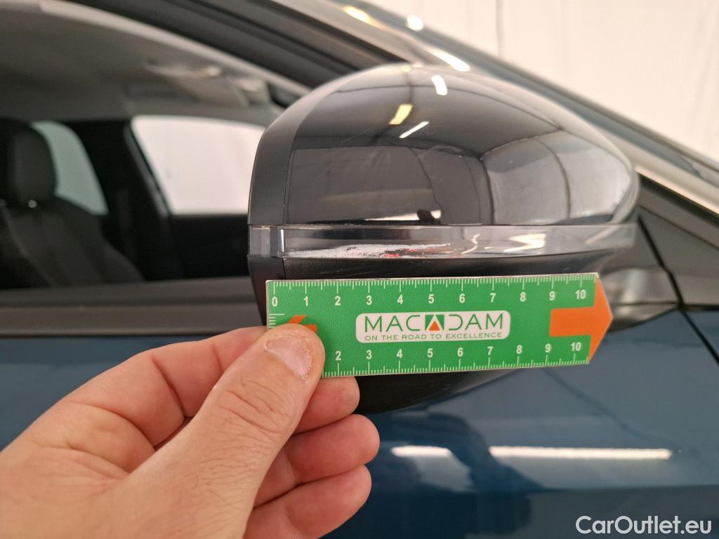  Peugeot  3008 PEUGEOT  / 2020 / 5P / SUV 1.6 HYBRID 225 E-EAT8 Allure Pack #43
