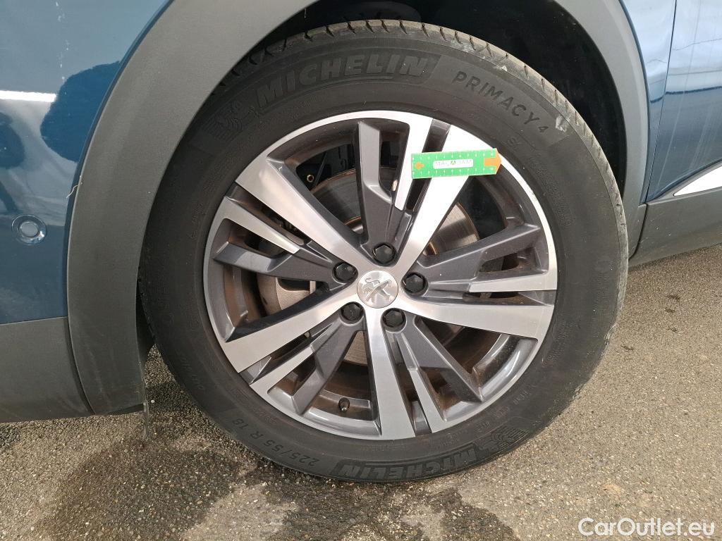  Peugeot  3008 PEUGEOT  / 2020 / 5P / SUV 1.6 HYBRID 225 E-EAT8 Allure Pack #25