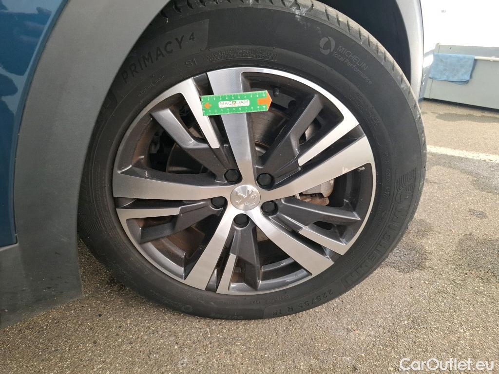  Peugeot  3008 PEUGEOT  / 2020 / 5P / SUV 1.6 HYBRID 225 E-EAT8 Allure Pack #35