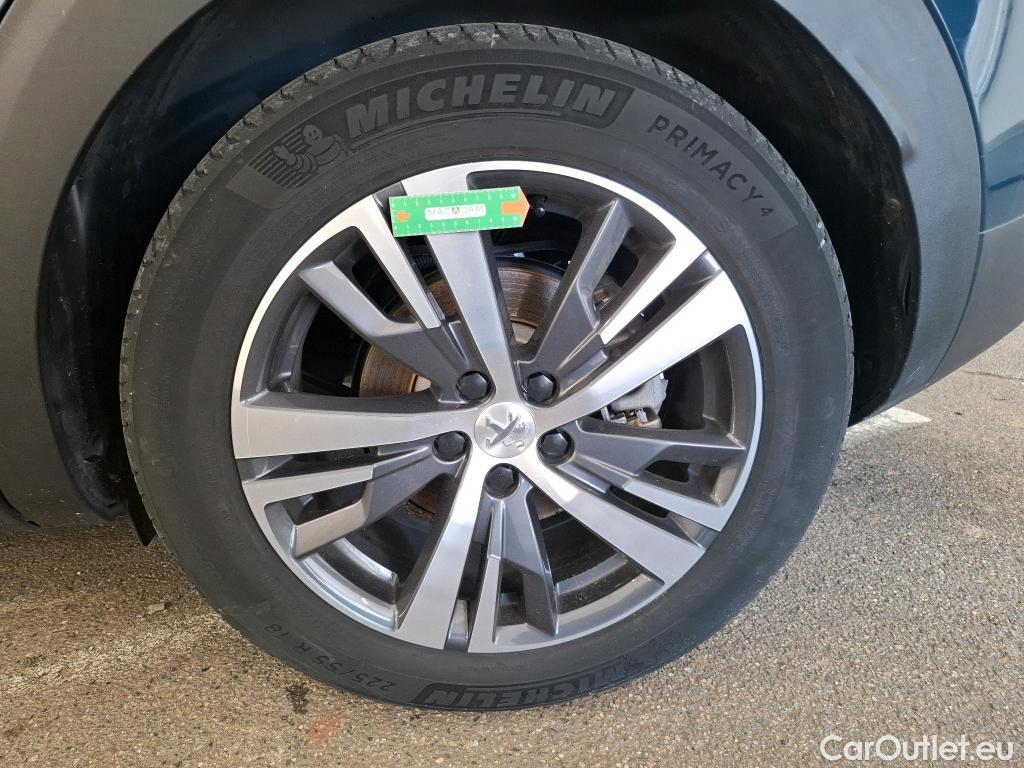  Peugeot  3008 PEUGEOT  / 2020 / 5P / SUV 1.6 HYBRID 225 E-EAT8 Allure Pack #32