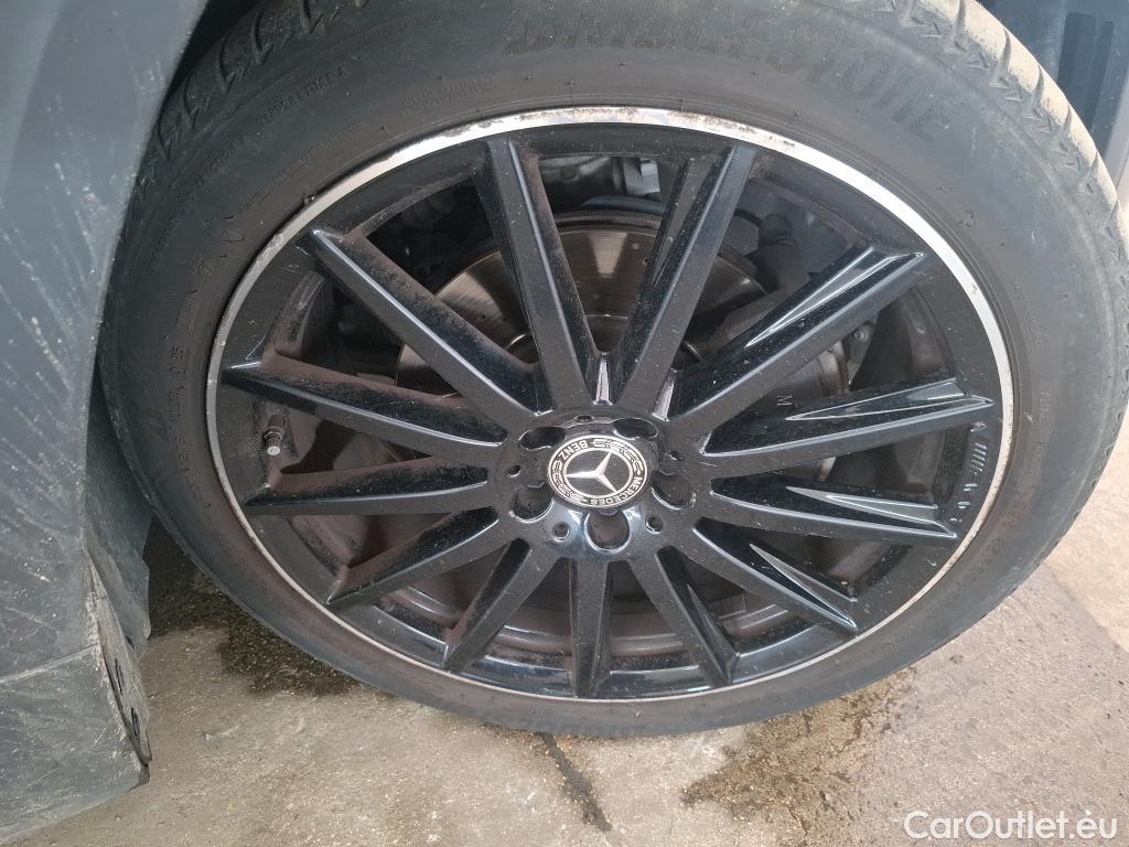  Mercedes  GLA MERCEDES-BENZ  / 2020 / 5P / SUV  220D AMG LINE 4MATIC DCT #37