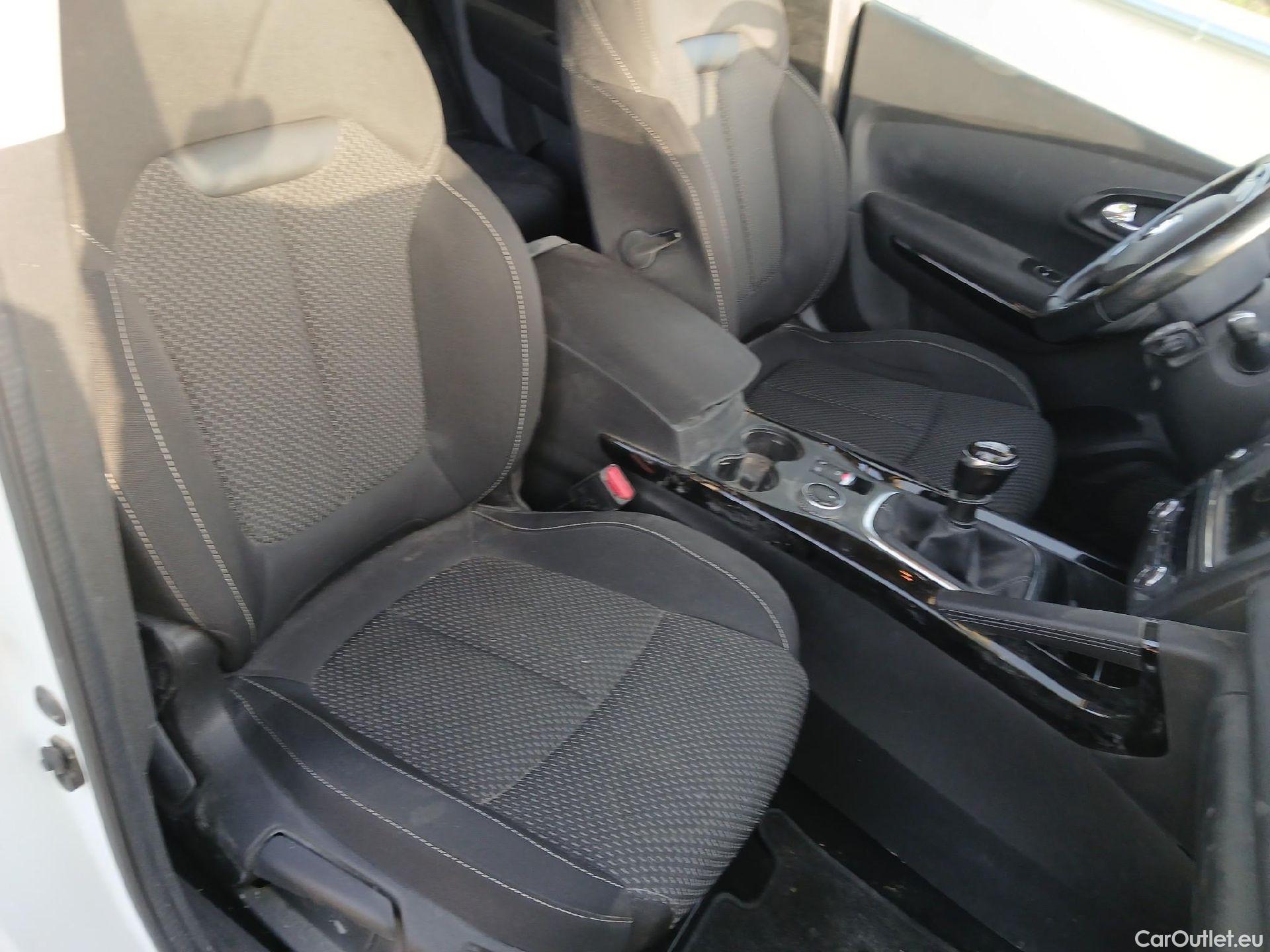  Renault  Kadjar RENAULT  5p 1G berlina con portón Tech Road Energy dCi 96kW (130CV) 4x4 #2