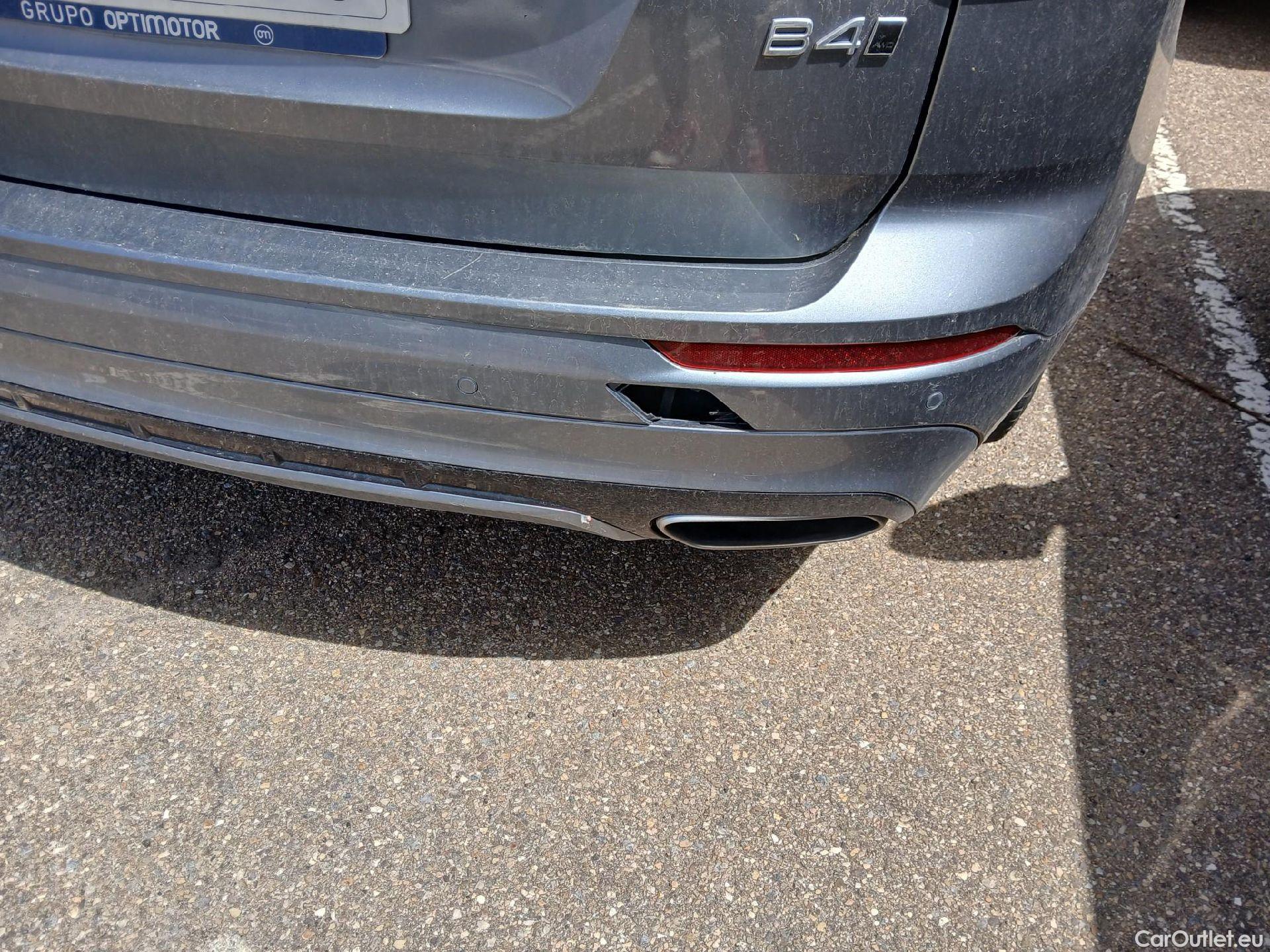  Volvo  XC60 VOLVO  / 2017 / 5P / todoterreno 2.0 B4 D AWD R-Design Auto #19