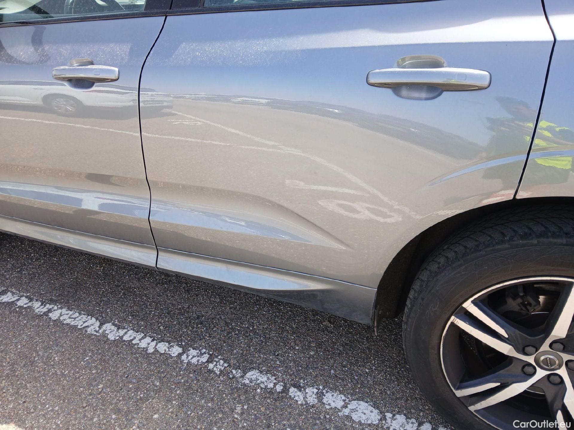  Volvo  XC60 VOLVO  / 2017 / 5P / todoterreno 2.0 B4 D AWD R-Design Auto #28
