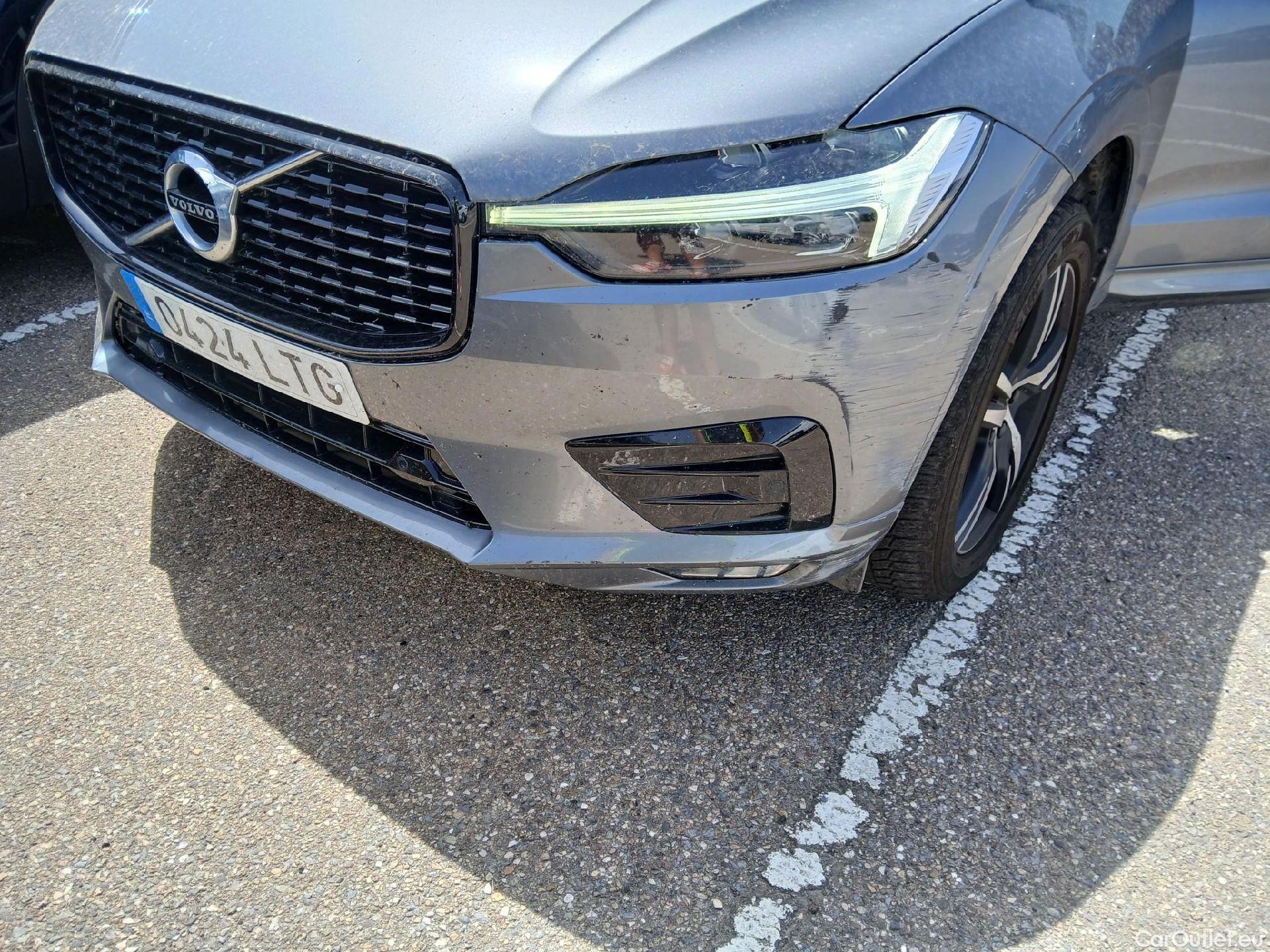  Volvo  XC60 VOLVO  / 2017 / 5P / todoterreno 2.0 B4 D AWD R-Design Auto #2