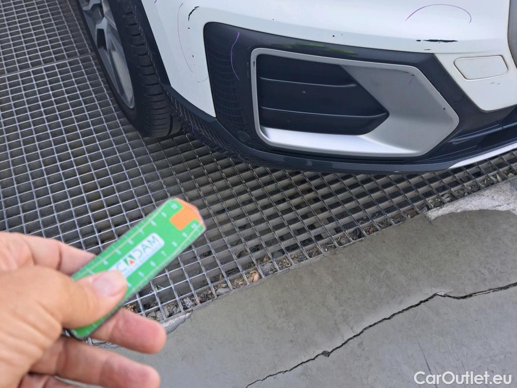 Audi  Q2 AUDI  / 2016 / 5P / todoterreno Design 30 TDI 85kW (116CV) #47
