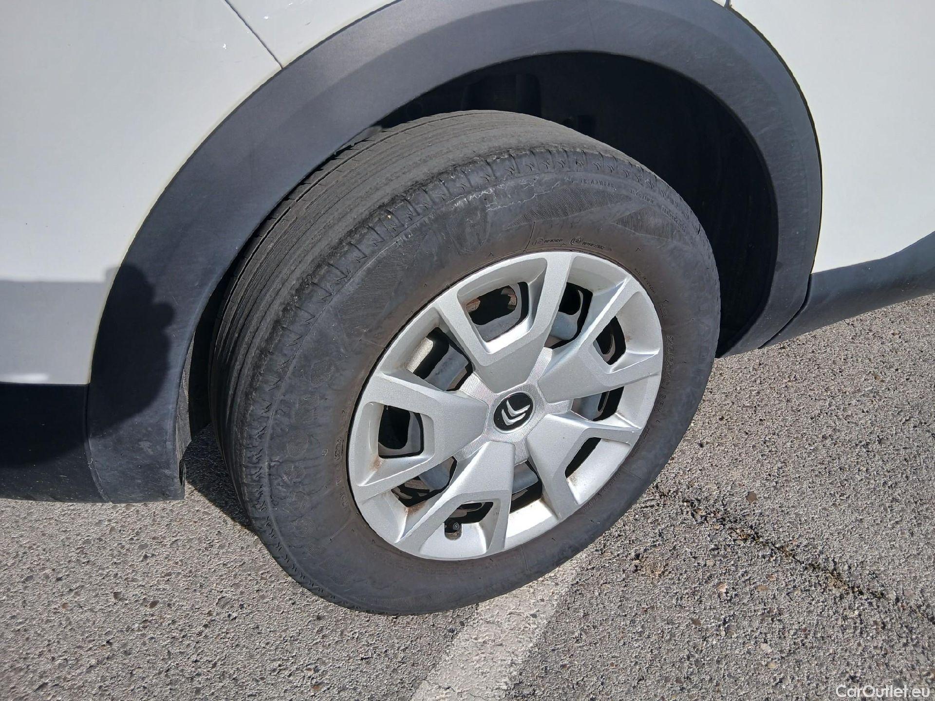  Citroen  C4 CITROEN  / 2020 / 5P / berlina con portón BlueHdi 110 S&S Live Pack #20