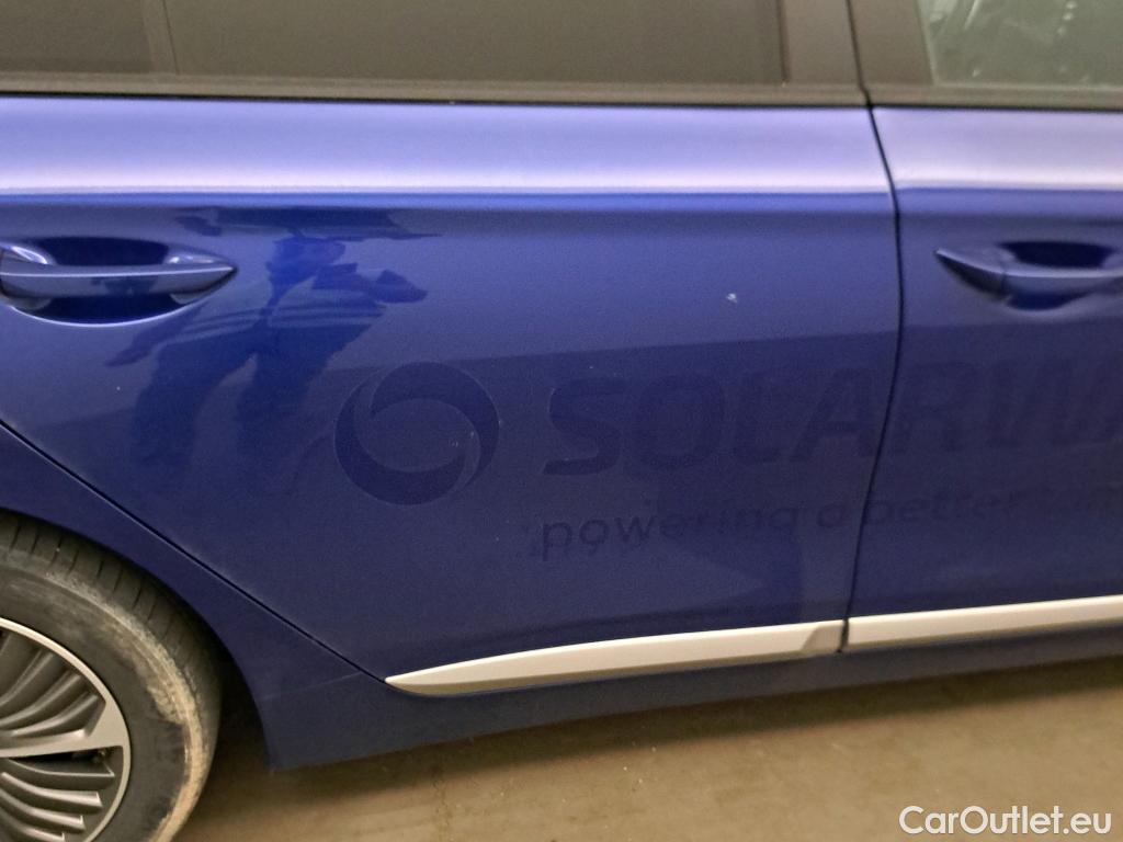  Hyundai   Ioniq HYUNDAI / 2019 / 5P / berlina con portón 1.6 GDI PHEV Klass DCT #16