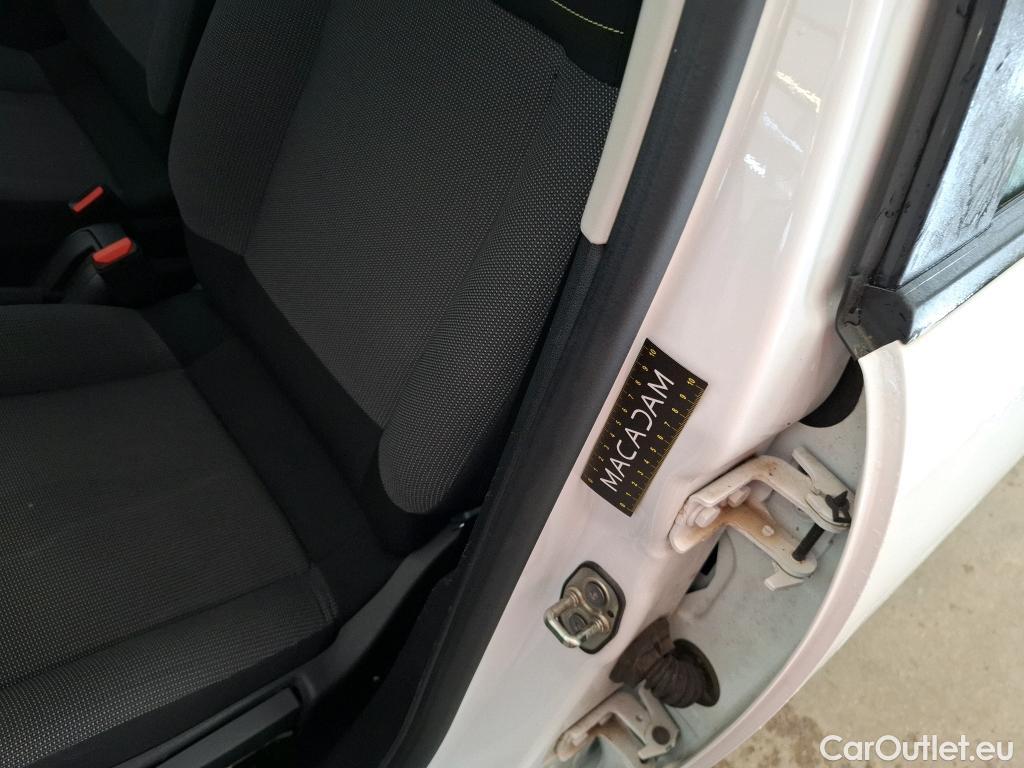  Citroen  C3  Société Feel 1.5 BlueHDI 100CV BVM5 E6dT #3