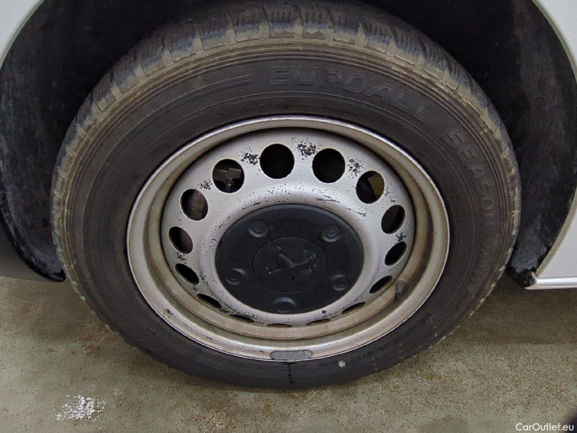  Peugeot  Expert  Fourgon Grip L2 2.0 HDi 120CV BVM6 E6dT #1