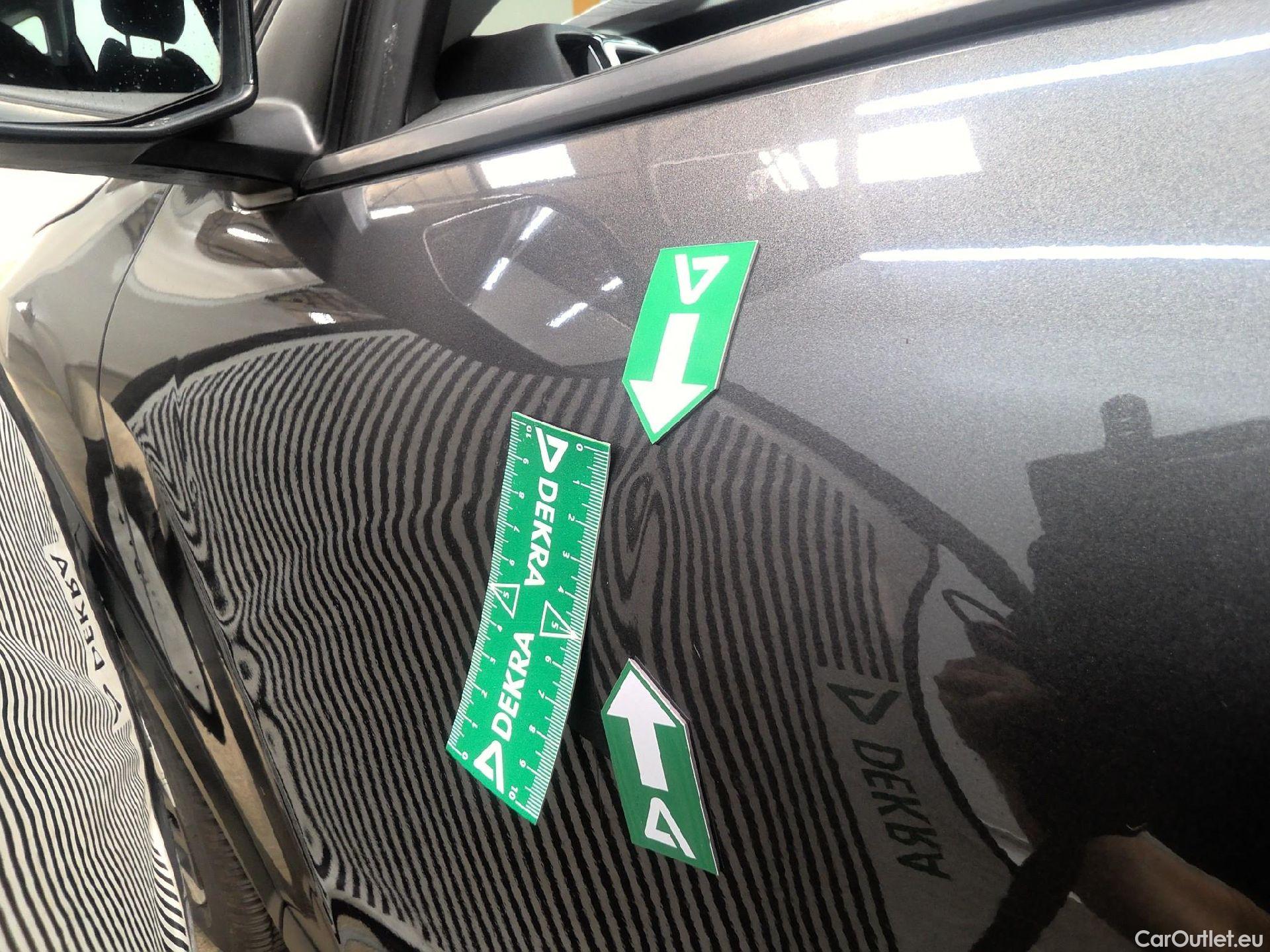 Citroen  C4  Berline Feel 1.2 PureTech 130CV BVA8 6E #4
