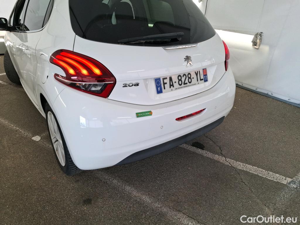  Peugeot  208 PEUGEOT  / 2015 / 5P / Berline &BLUEHDI 100 S&S ALLURE BUSINESS #56