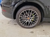  Porsche  Cayenne PORSCHE  / 2017 / 5P / SUV 3.0 V6 E-HYBRID #18