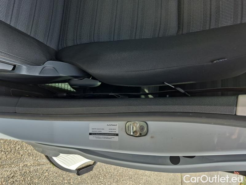  Opel  Combo  Life (E)  (2018) Com.L.1.5D 96 Elegance Plus 5d #9