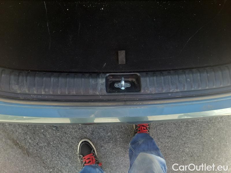  KIA  Cee'd Xceed (2019) Ceed SW 1.5 T-GDI 118 Spin AT #12