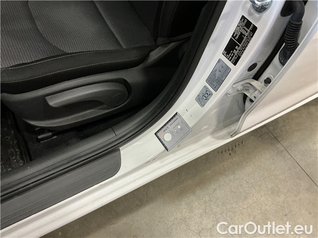  Hyundai  i30  kom.1.0TGDI Family Comf #6
