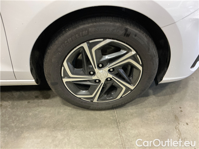  Hyundai  i30  kom.1.0TGDI Family Comf #1