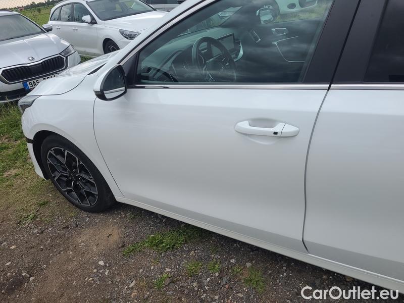  KIA  Cee'd Ceed  (CD) (2018->) Ceed SW 1.5TGDI 118 GT Line AT #16