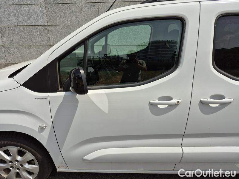  Opel  Combo  Life (E)  (2018) Com.L.1.5D 96 Elegance Plus 5d #4
